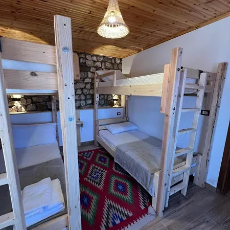 Maria - Castle Willa Berat