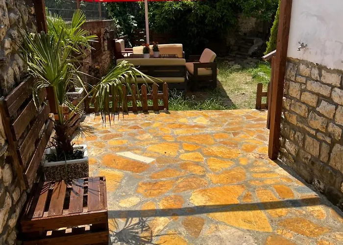 Maria - Castle Vila *